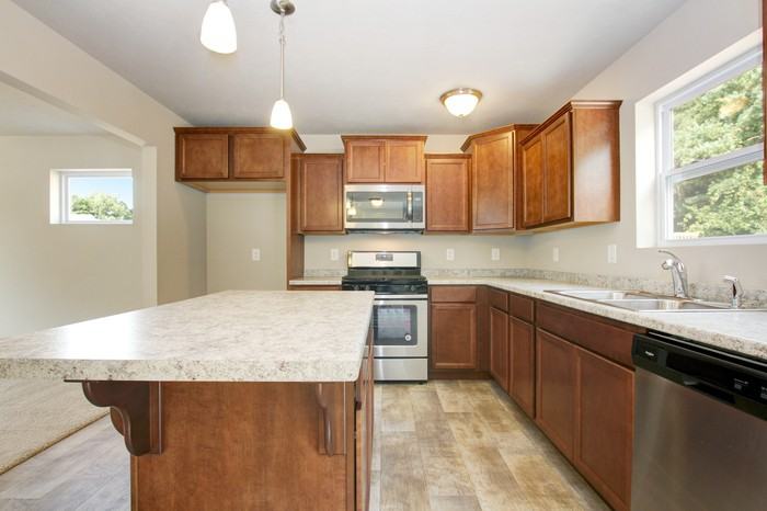 1102 Pinewood Drive - Photo 3 of 20