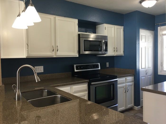 9432 W Ontario Dr - Photo 2 of 12