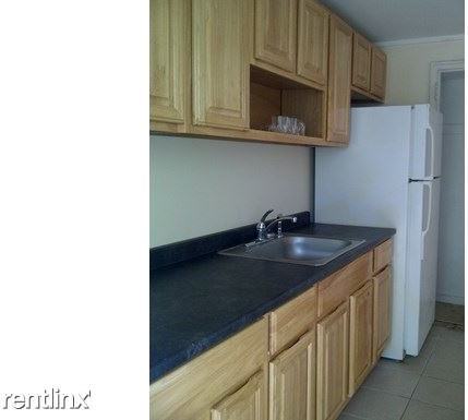 Colby Court Apartments - Photo 2 of 9