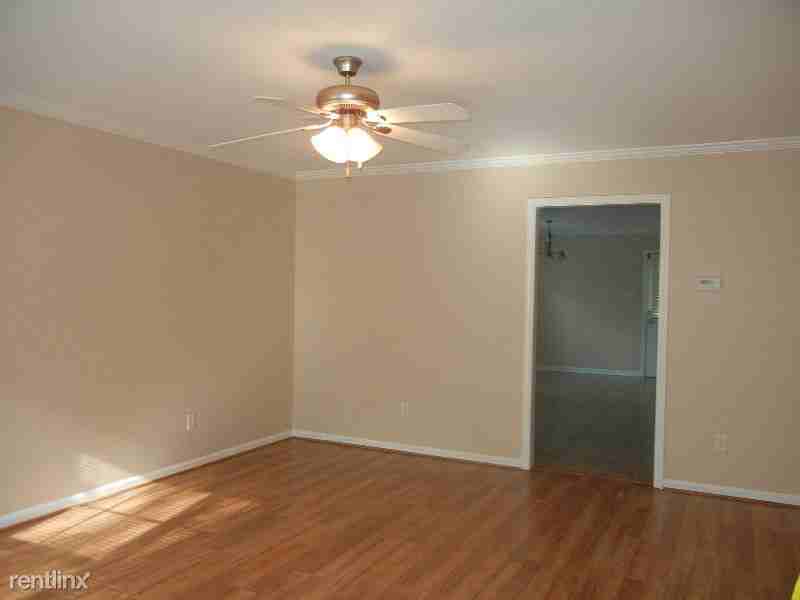 3001 Tatum St - Photo 2 of 13