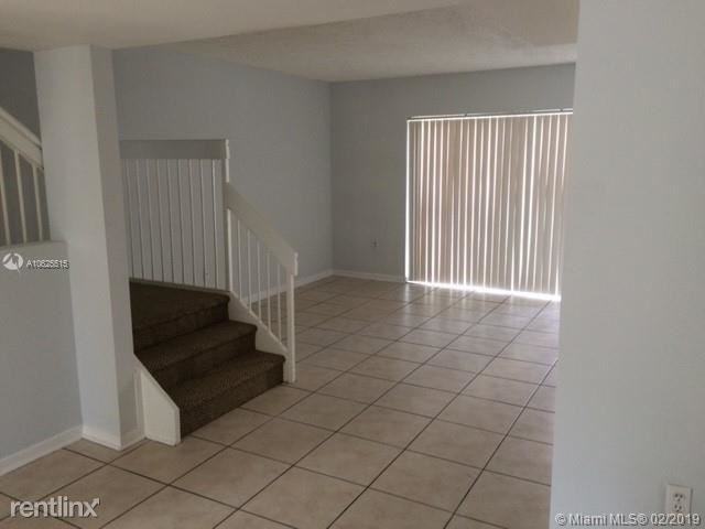 380 NW 85th Pl - Photo 3 of 22