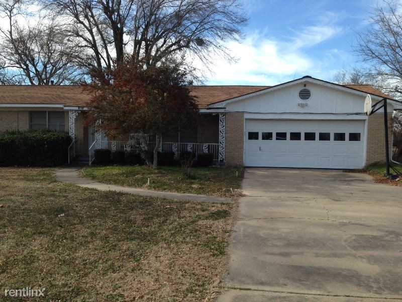 816 S Runnels St - Photo 2 of 8