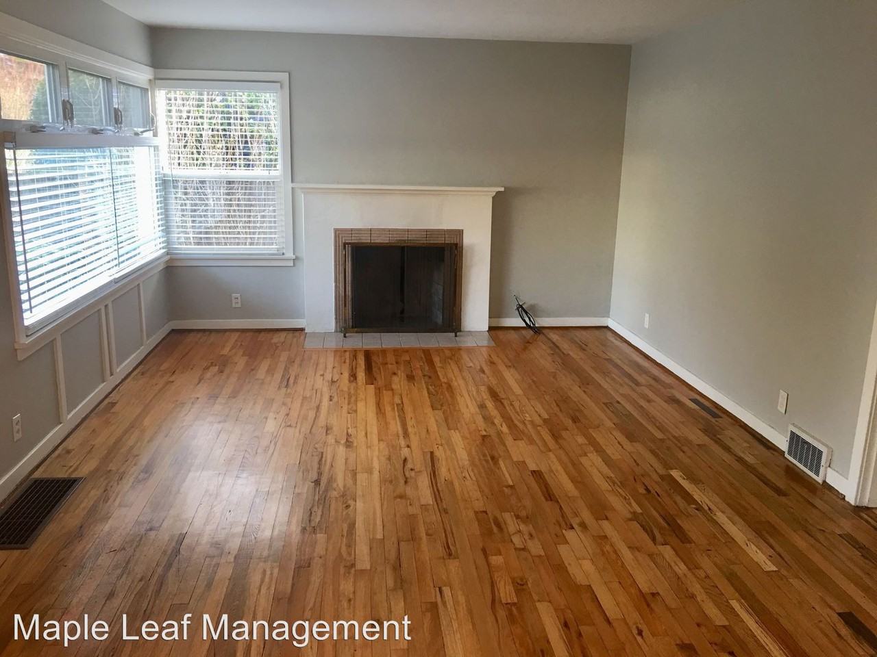 10709 Phinney Ave N - Photo 2 of 16