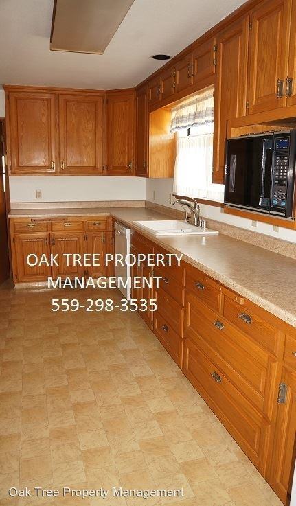 1040 N Temperance Ave - Photo 2 of 11