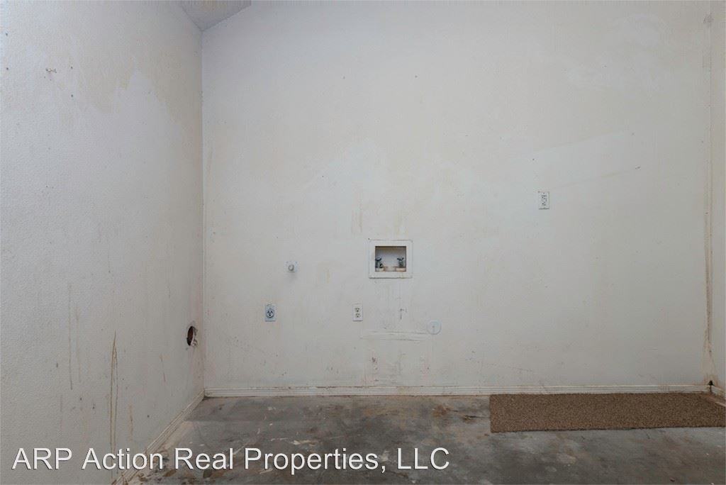 3477 Broken Arrow Dr - Photo 3 of 21