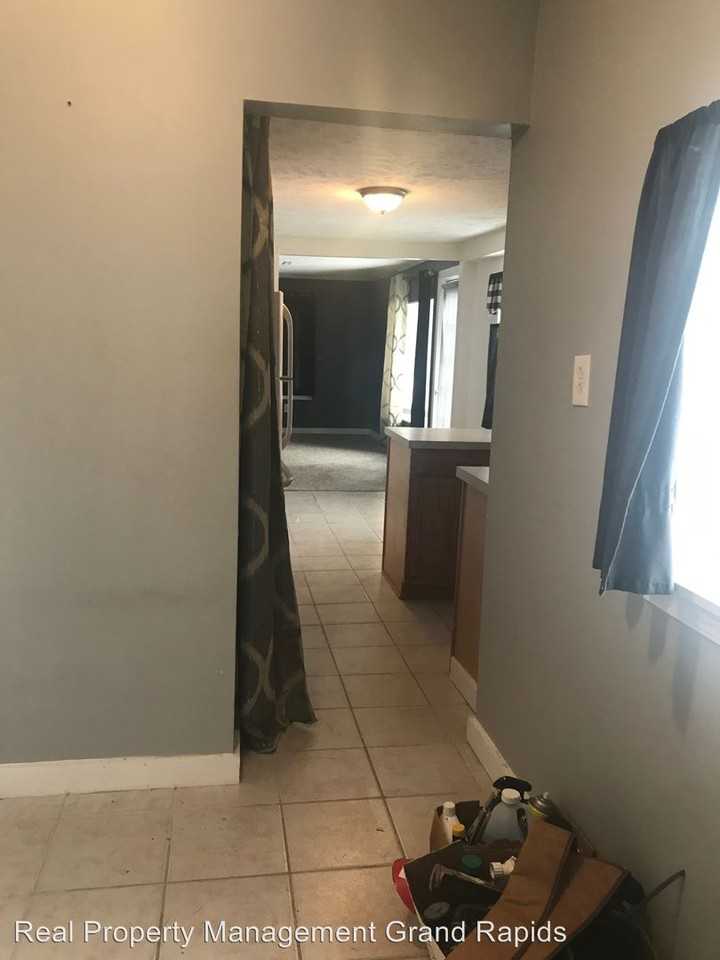 7184 Maple Island Rd - Photo 3 of 4