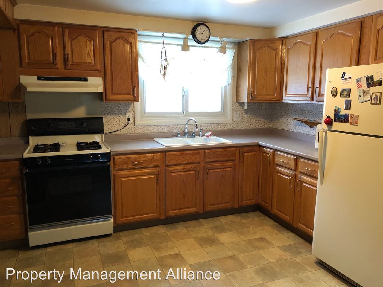 5982 Sewickley Dr - Photo 2 of 14