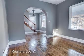 2315 Sulphur Ave - Photo 3 of 10