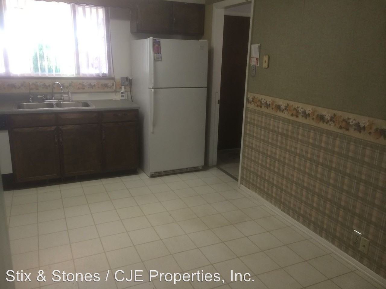 539 Racine St - Photo 3 of 13