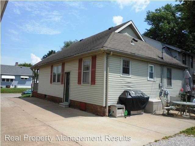 627 S Rotherwood Ave - Photo 2 of 14