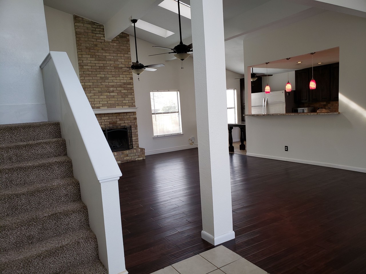 15711 Horse Creek St - Photo 3 of 20