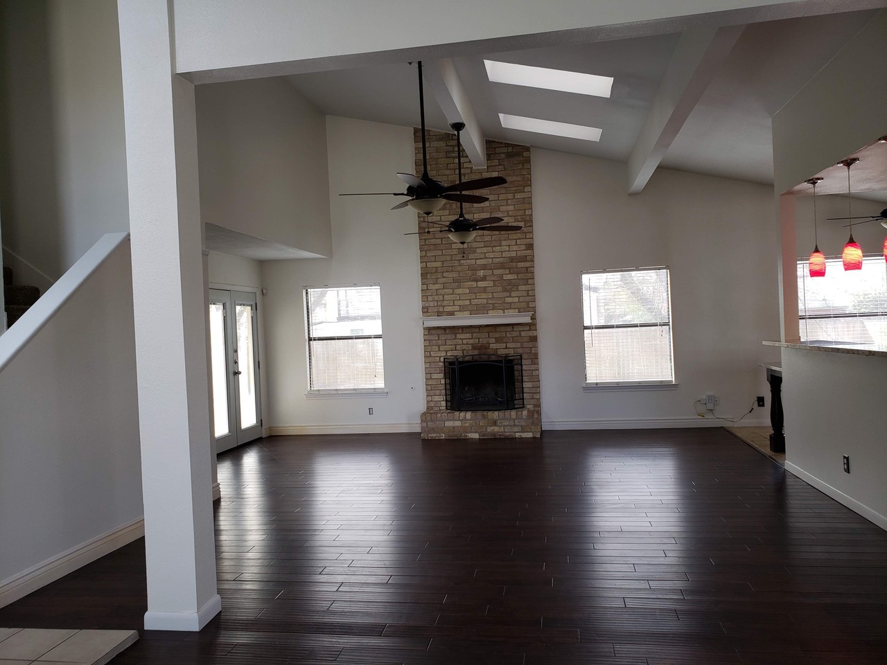 15711 Horse Creek St - Photo 4 of 20