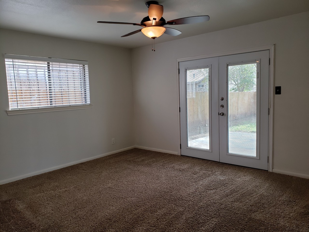 15711 Horse Creek St - Photo 7 of 20