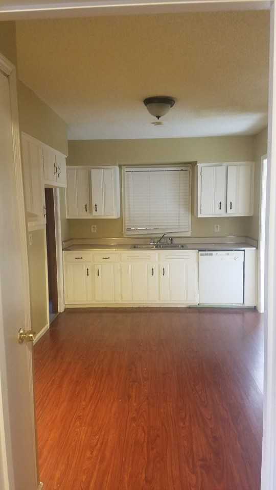 555 Byron Dr - Photo 2 of 9