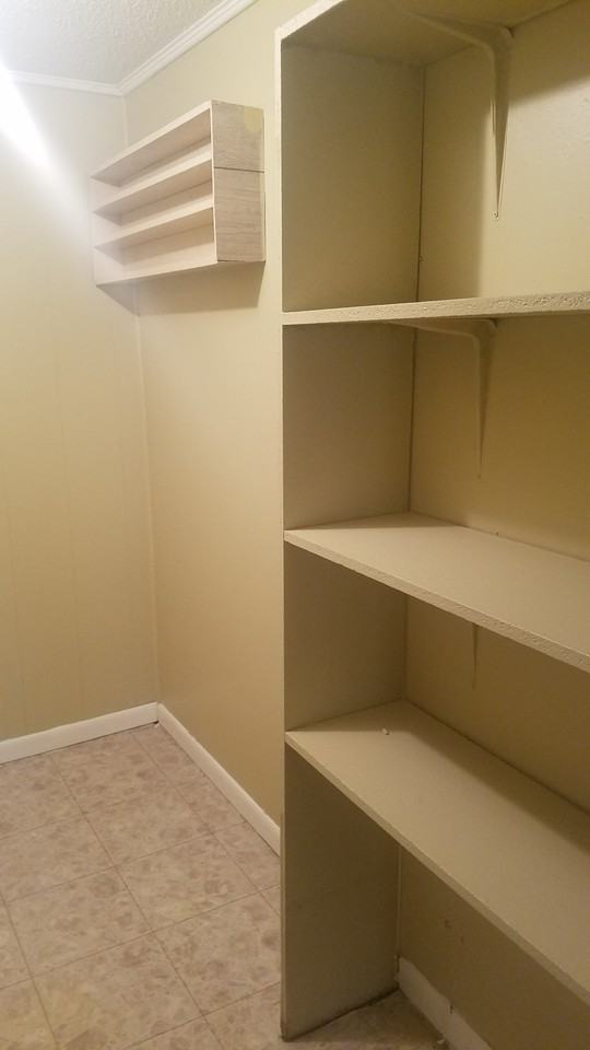 555 Byron Dr - Photo 3 of 9