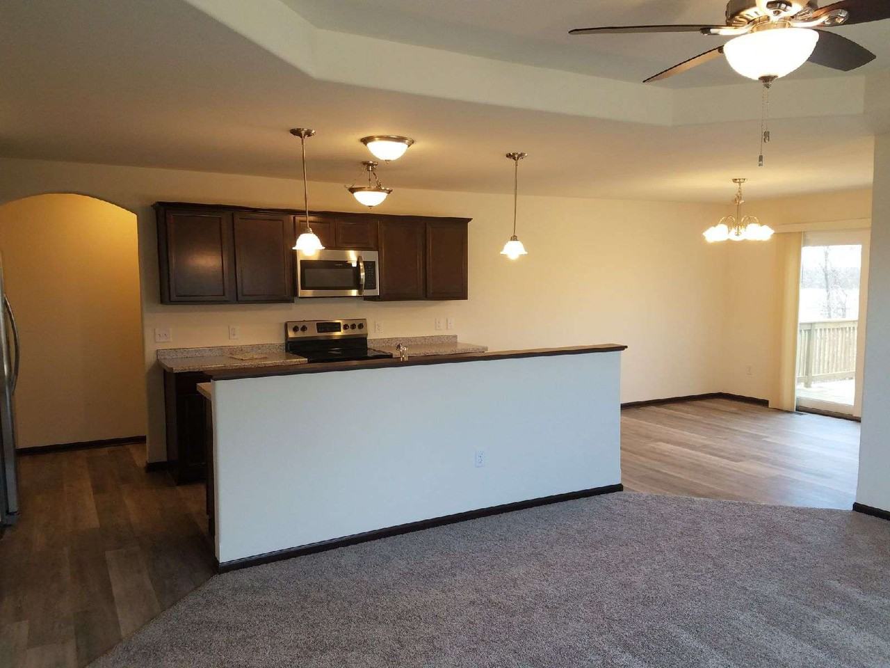 128 Villa Ct - Photo 3 of 16