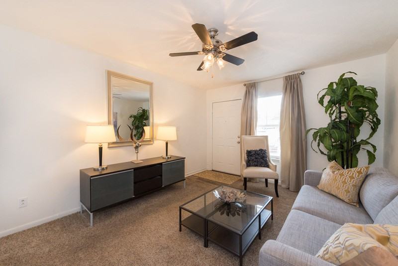 2360 W Broad St - Photo 3 of 32