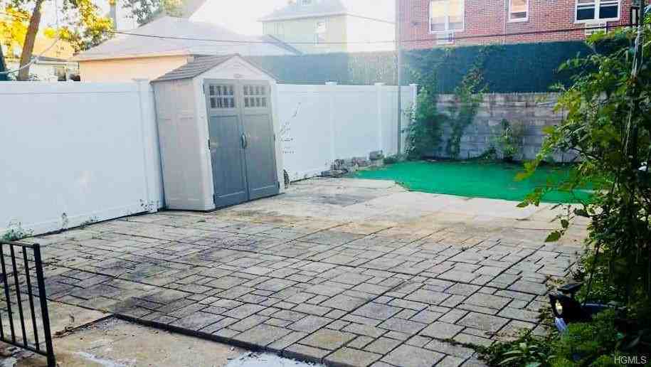 257 Graff Ave - Photo 3 of 6