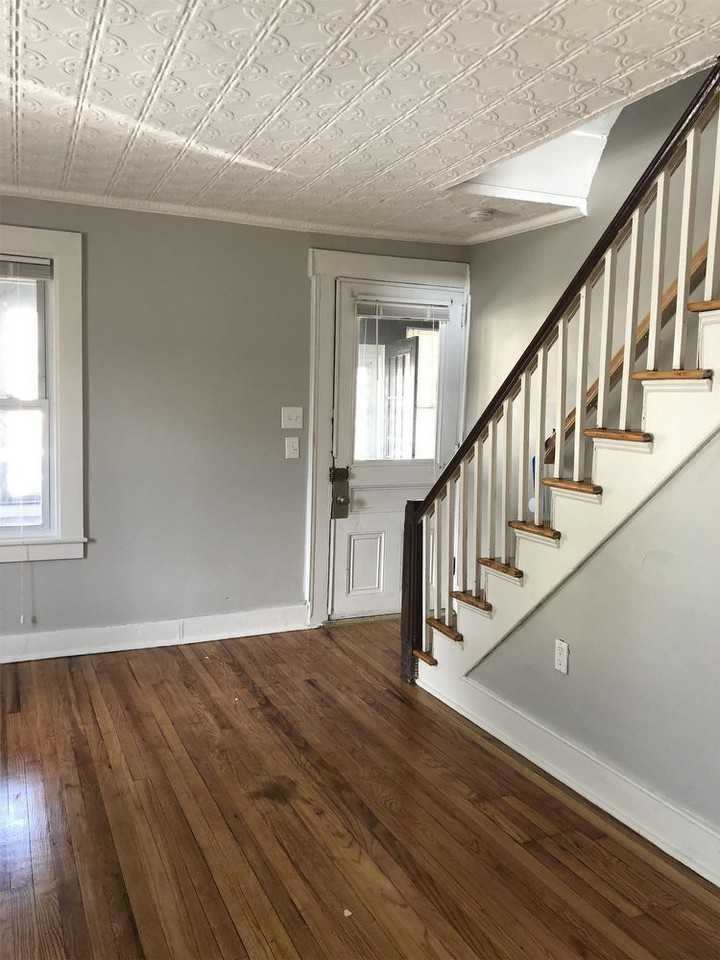 110-112 Market Street - 112 - Photo 3 of 9