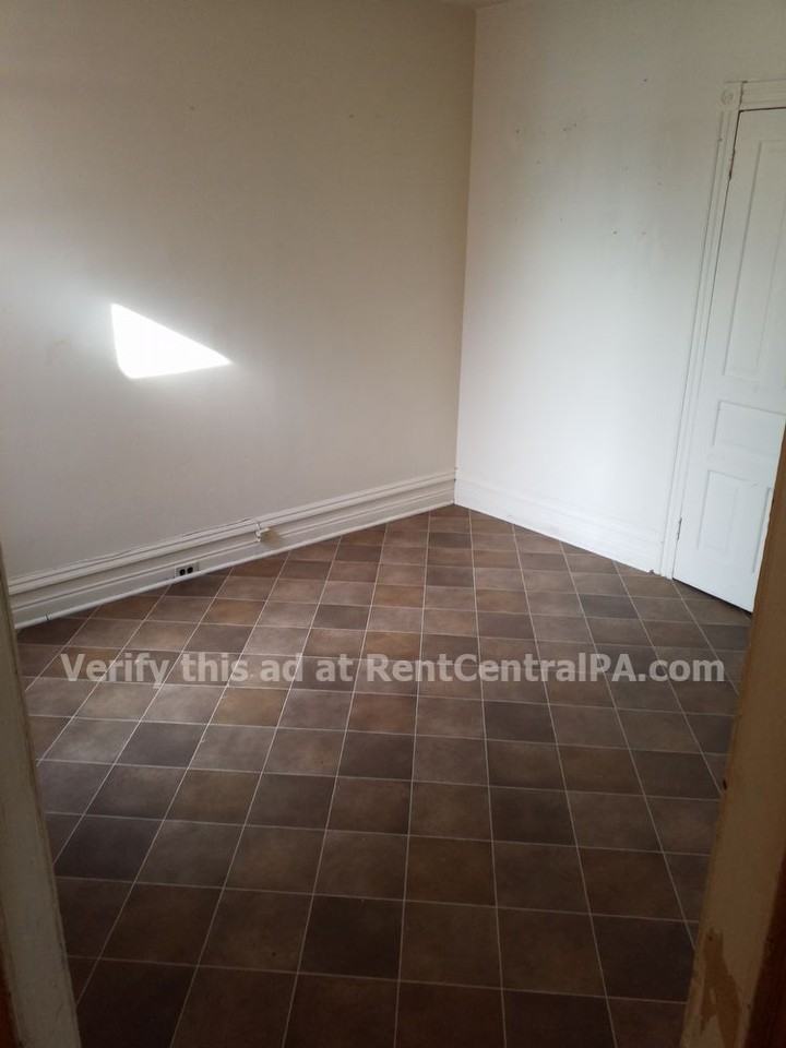 446 W Oley St #2 - Photo 3 of 9