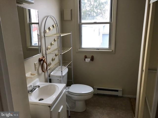 422 Walnut St #4 - Photo 3 of 7