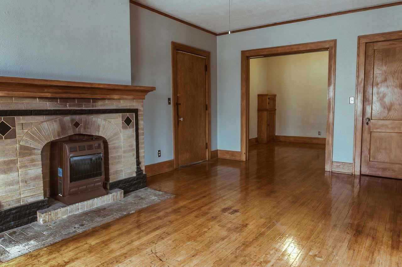 The Buck Staff Apts - Photo 2 of 14