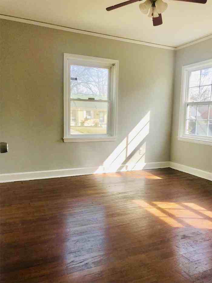 1027 Mt Vernon Rd - Photo 3 of 4