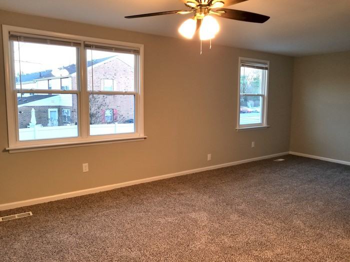 1702 Heather Pl - Photo 3 of 18