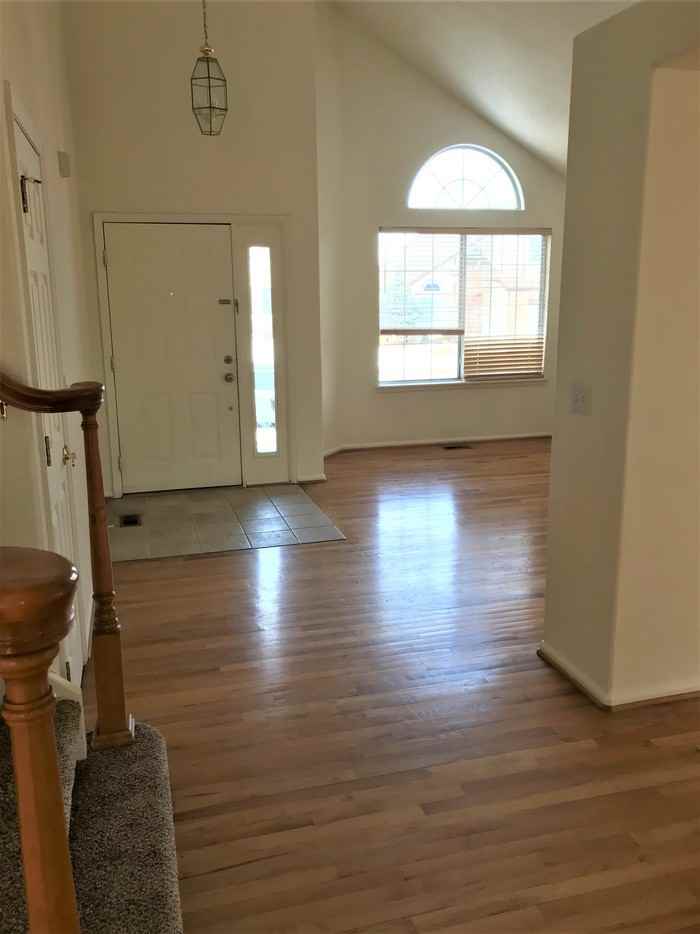 9044 Edgewood St - Photo 2 of 15