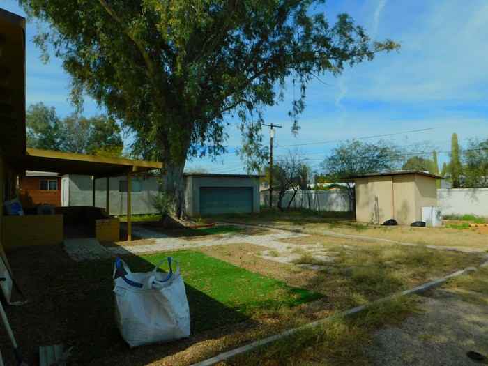 4131 East 5th Street - Photo 3 of 19