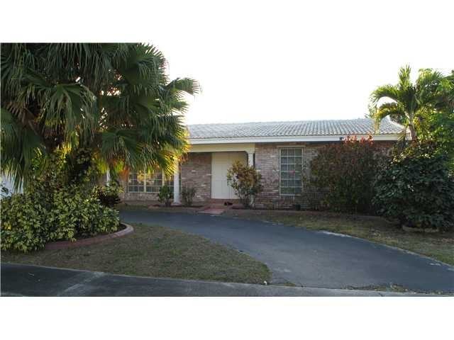 1041 SW 75th Ave - Photo 3 of 9