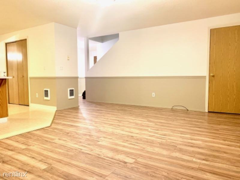 17016 NE 20th St - Photo 2 of 3