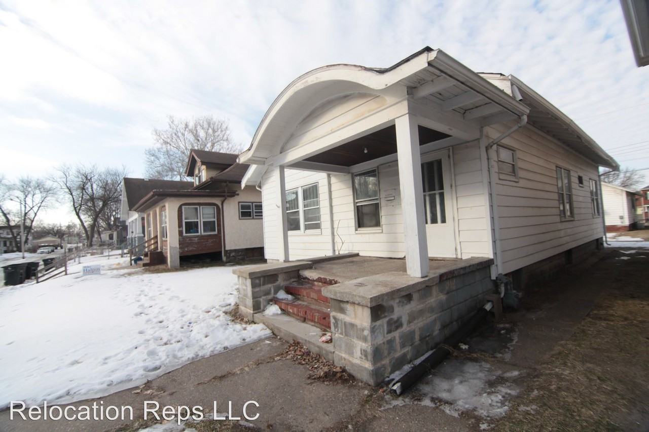 1204 Glenhurst Ct - Photo 2 of 15