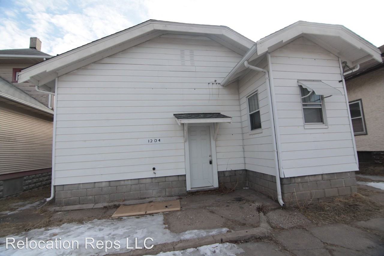 1204 Glenhurst Ct - Photo 3 of 15