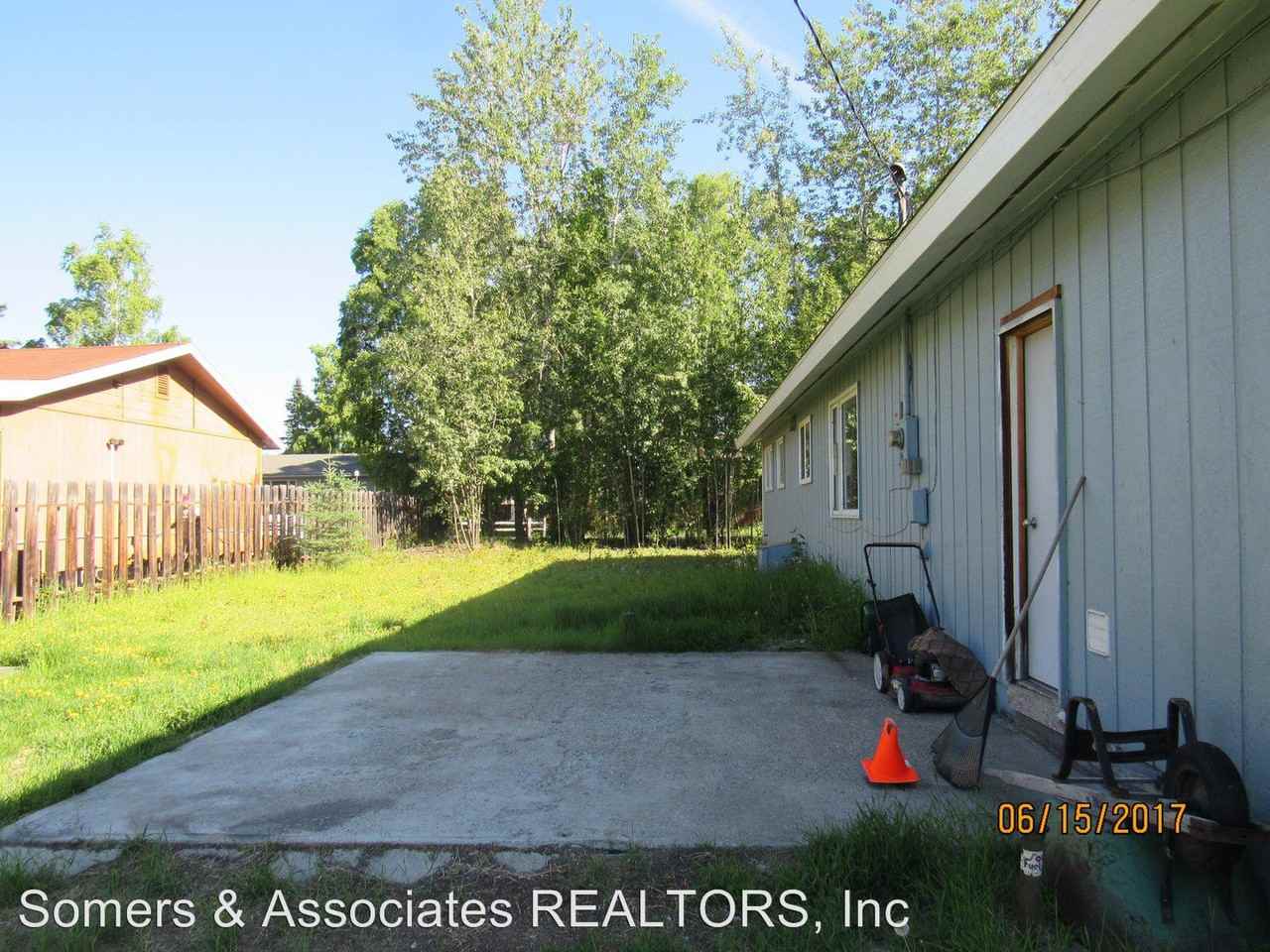 150 B St - Photo 2 of 14