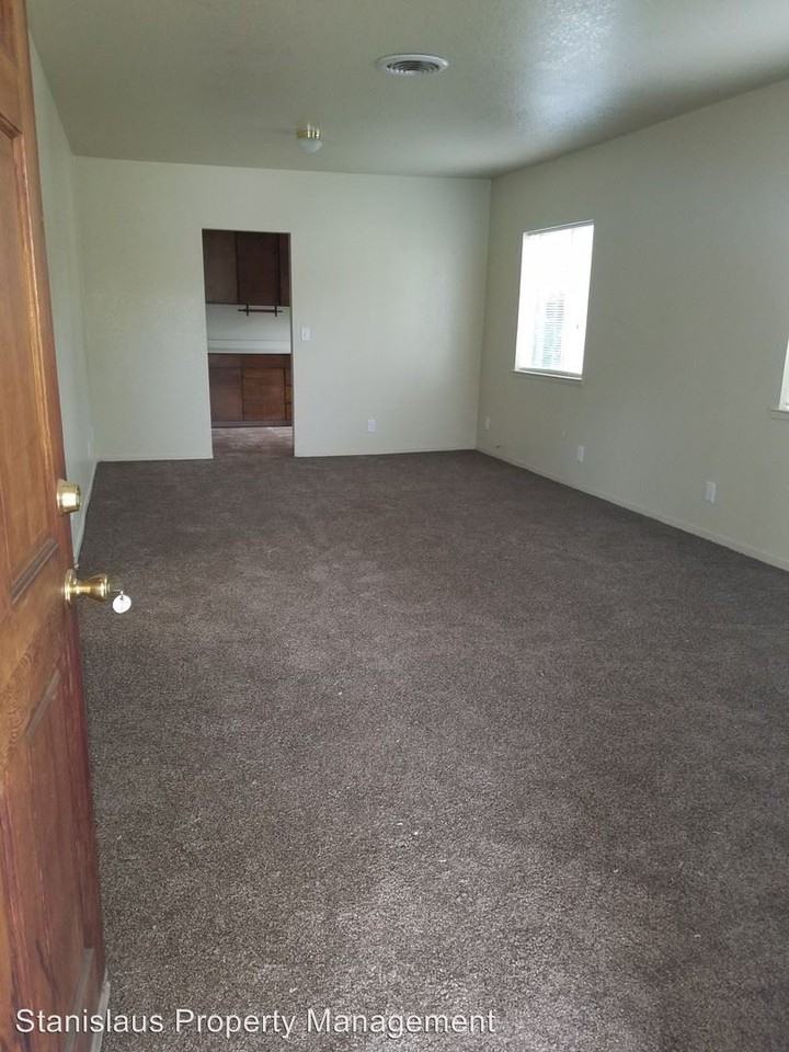 1014 4th St - Photo 2 of 10