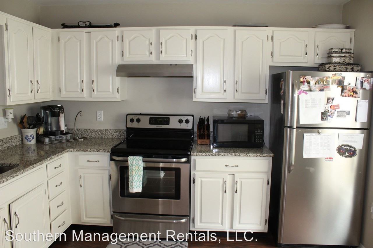 724 E Main St - Photo 2 of 6