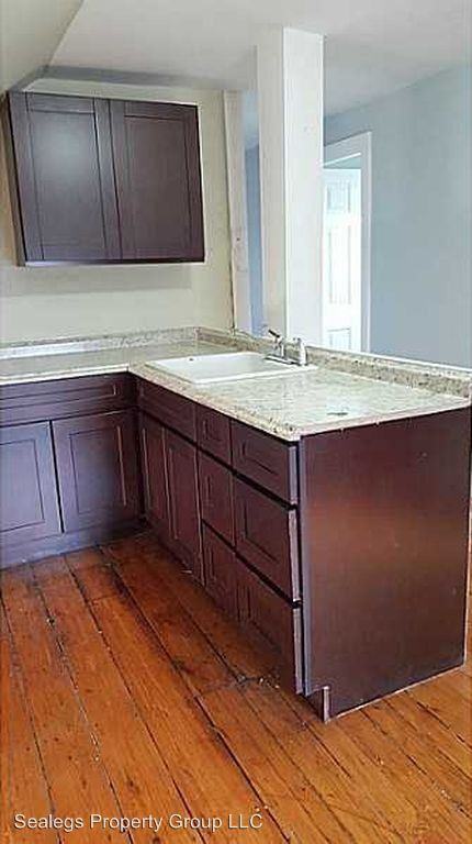 390 Hope St - Photo 2 of 7