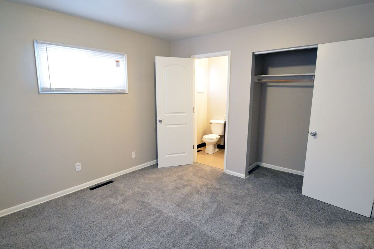 2234 Minnesota Ave - Photo 3 of 10