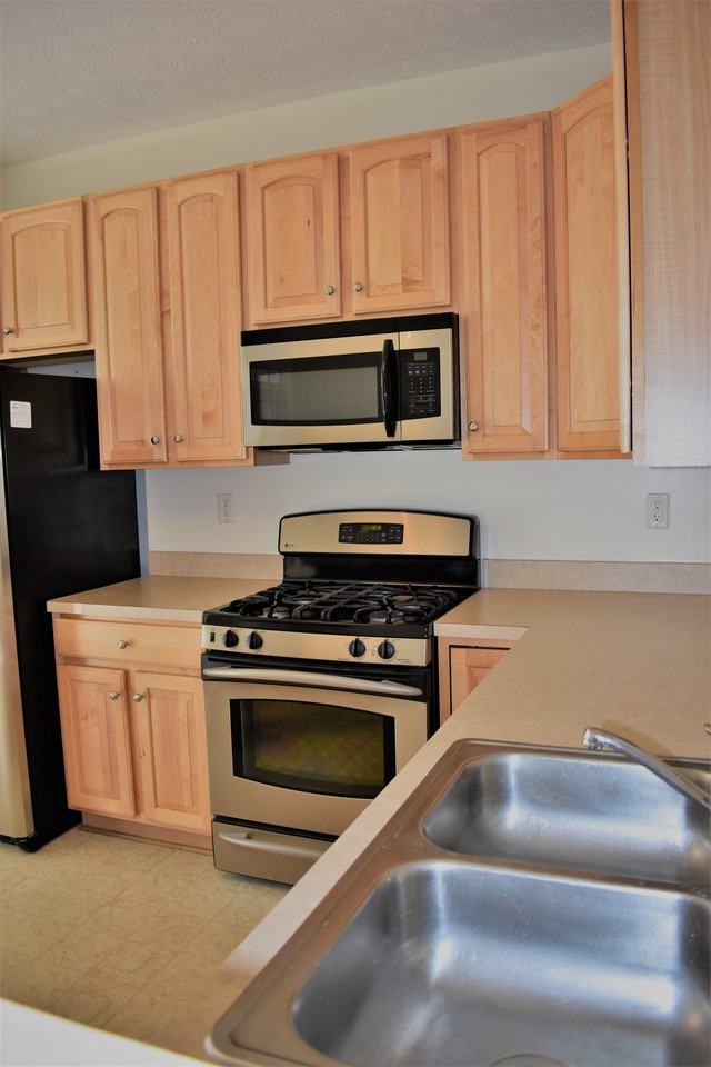 1481 Pangbourne Way - Photo 6 of 20