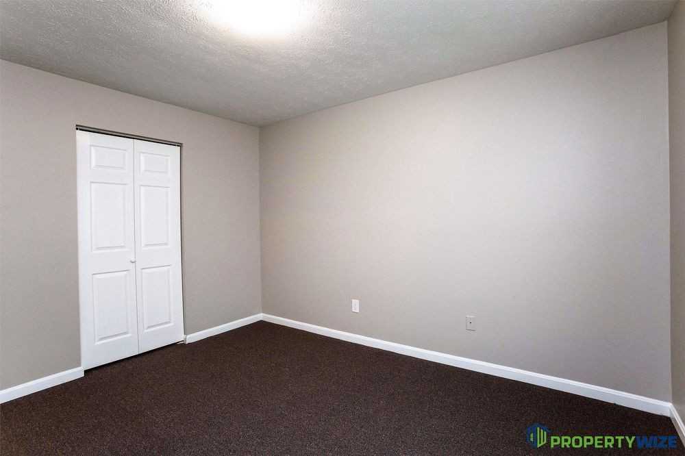 327 Adair Ct - Photo 2 of 10