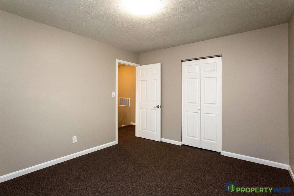 327 Adair Ct - Photo 3 of 10