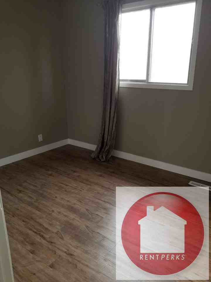 1027 Riverbend Drive Southeast - Photo 3 of 6