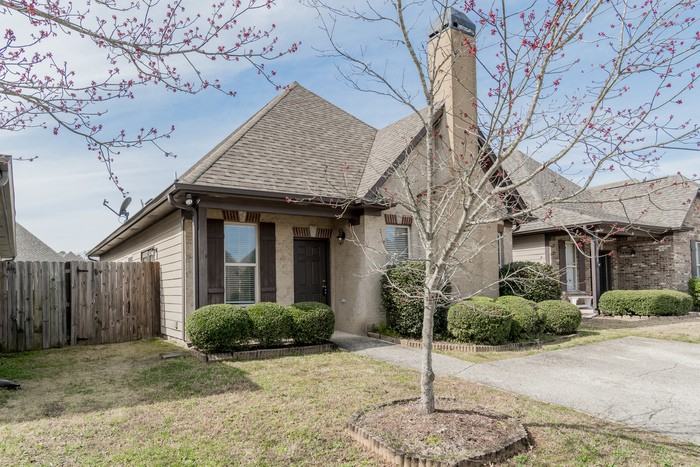 1099 Washington Dr - Photo 2 of 36