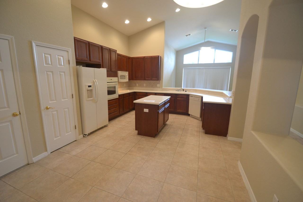 10513 Sky Flower Ct - Photo 3 of 15