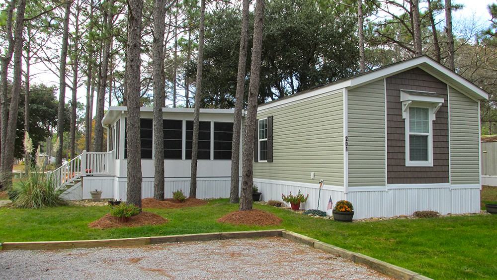 208 Spruce Pines Dr - Photo 3 of 9