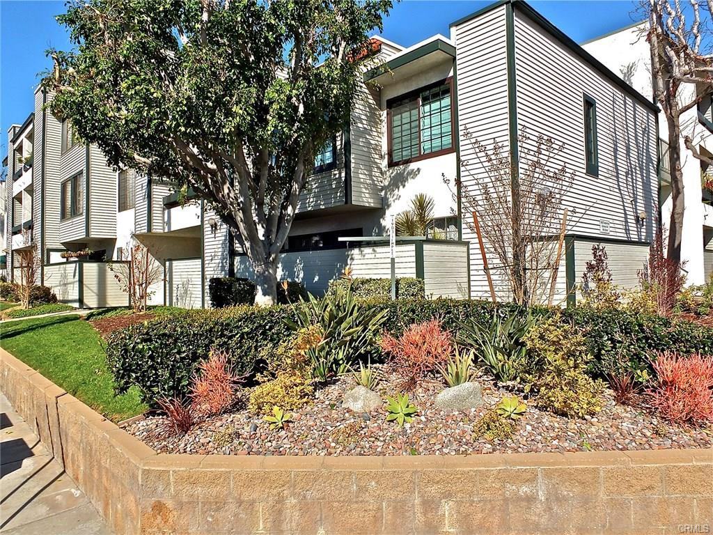 1903 N Temple Ave - Photo 2 of 31