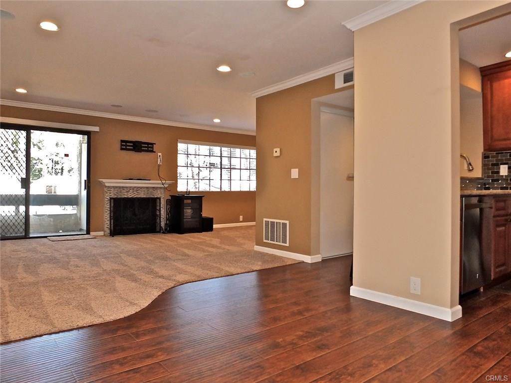 1903 N Temple Ave - Photo 3 of 31