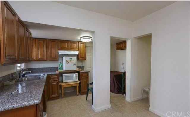 738 E Elma St - Photo 3 of 10