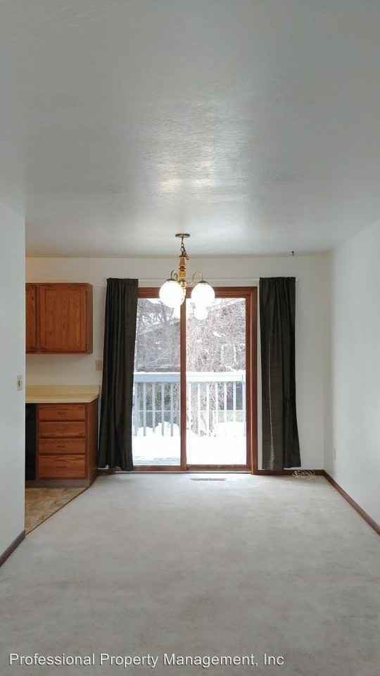 13345 Green Tree Ct - Photo 3 of 15